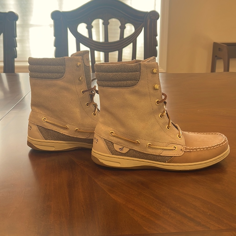 Sperry Top-Sider womens beige boots. Size 7.5. Nearly new, worn twice. - Picture 4 of 8
